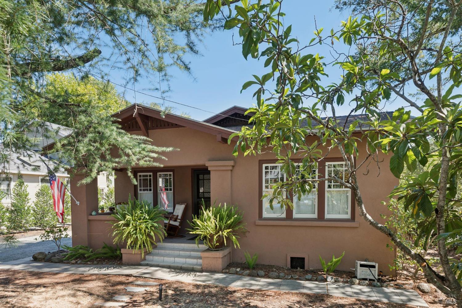 1734 Vineyard Avenue St. Helena CA 94574