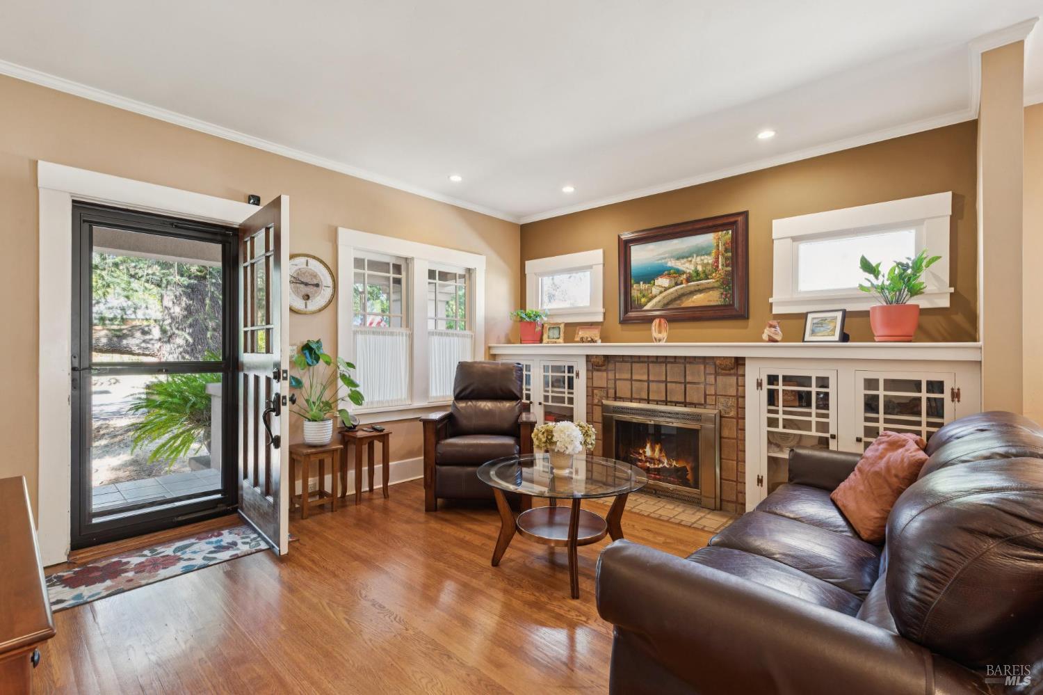 1734 Vineyard Avenue St. Helena CA 94574