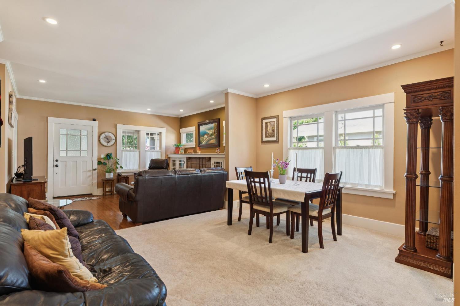 1734 Vineyard Avenue St. Helena CA 94574