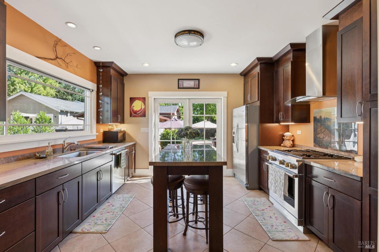 1734 Vineyard Avenue St. Helena CA 94574