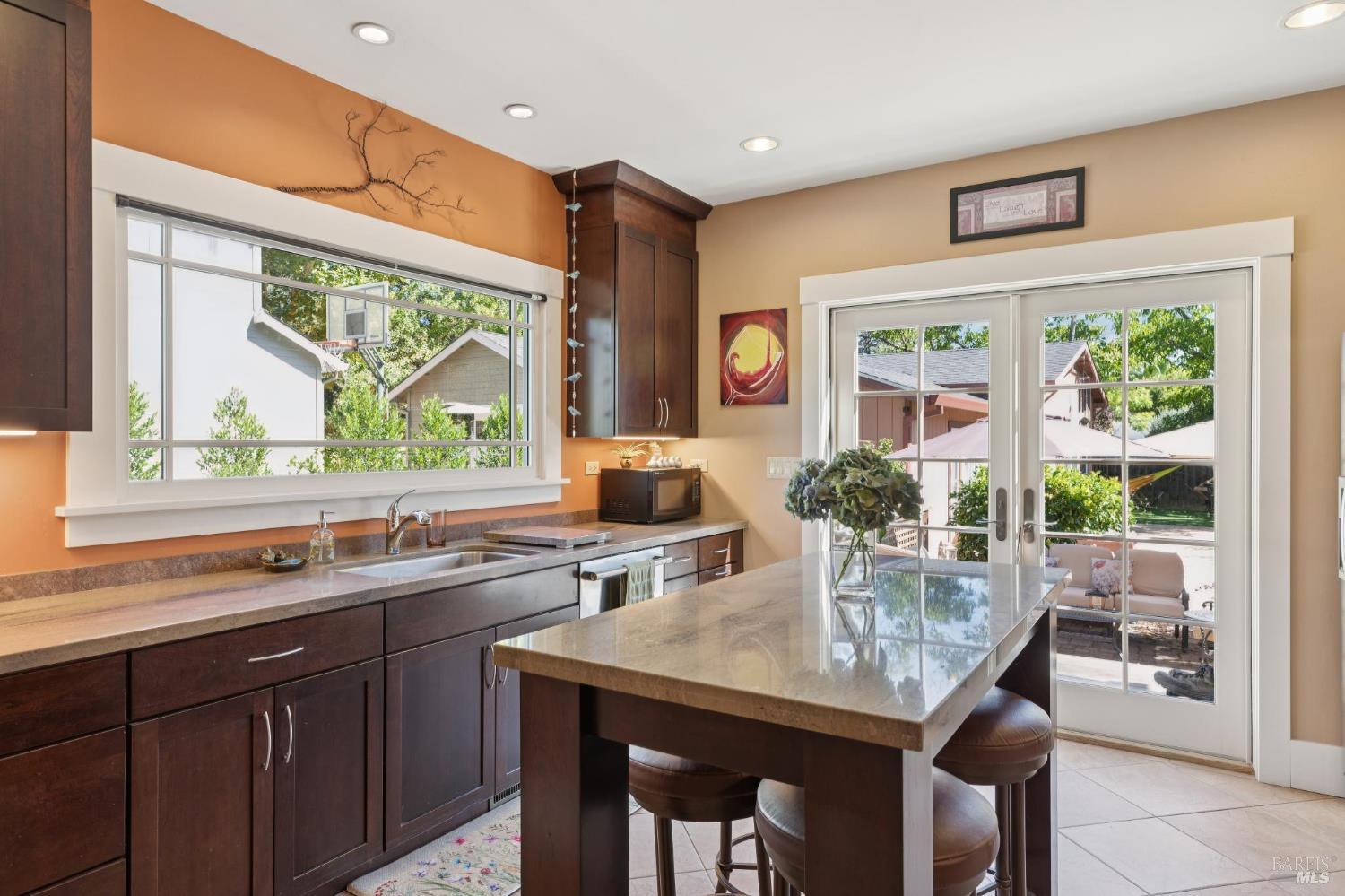 1734 Vineyard Avenue St. Helena CA 94574
