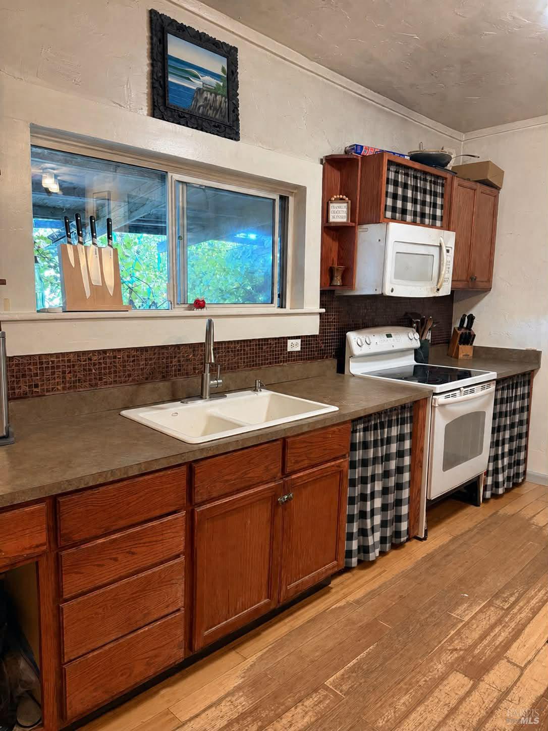 76724 Henderson Lane Covelo CA 95428