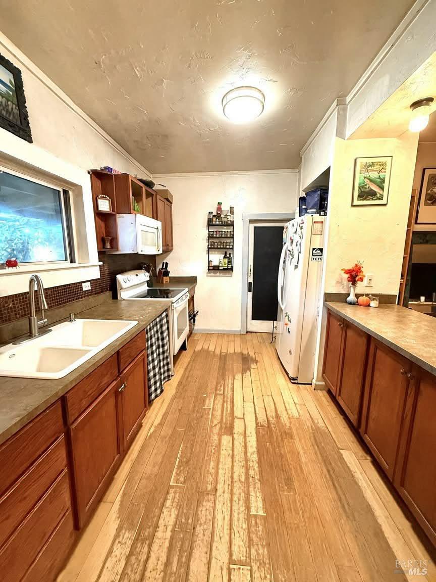76724 Henderson Lane Covelo CA 95428