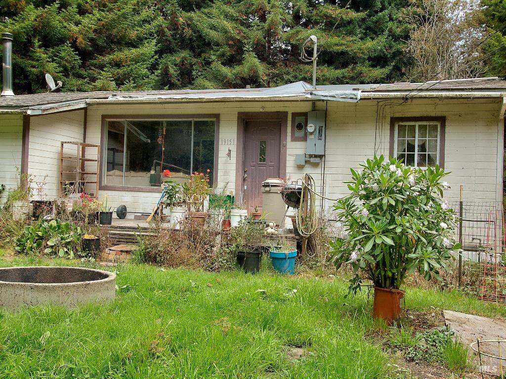 19151 Pine Tree Lane Fort Bragg CA 95437