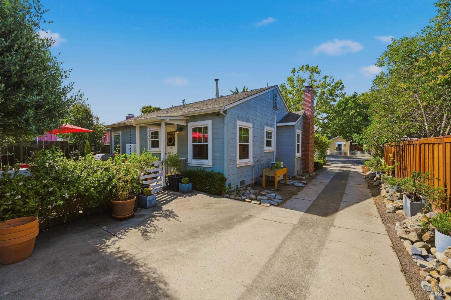 2130 2nd Street Napa CA 94559
