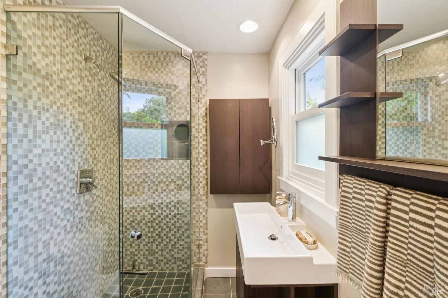 236 Powell Avenue Healdsburg CA 95448