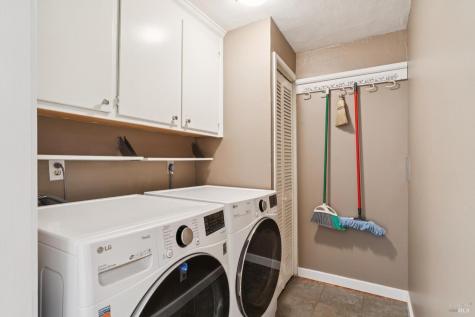 236 Powell Avenue Healdsburg CA 95448