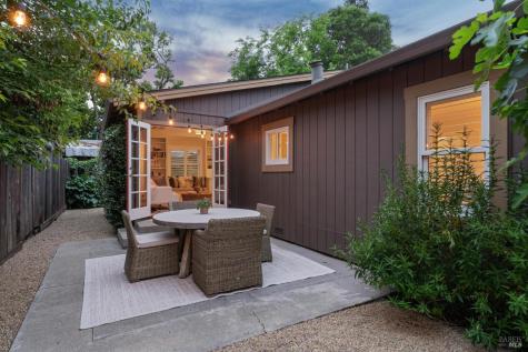 236 Powell Avenue Healdsburg CA 95448