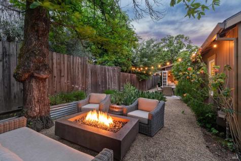 236 Powell Avenue Healdsburg CA 95448