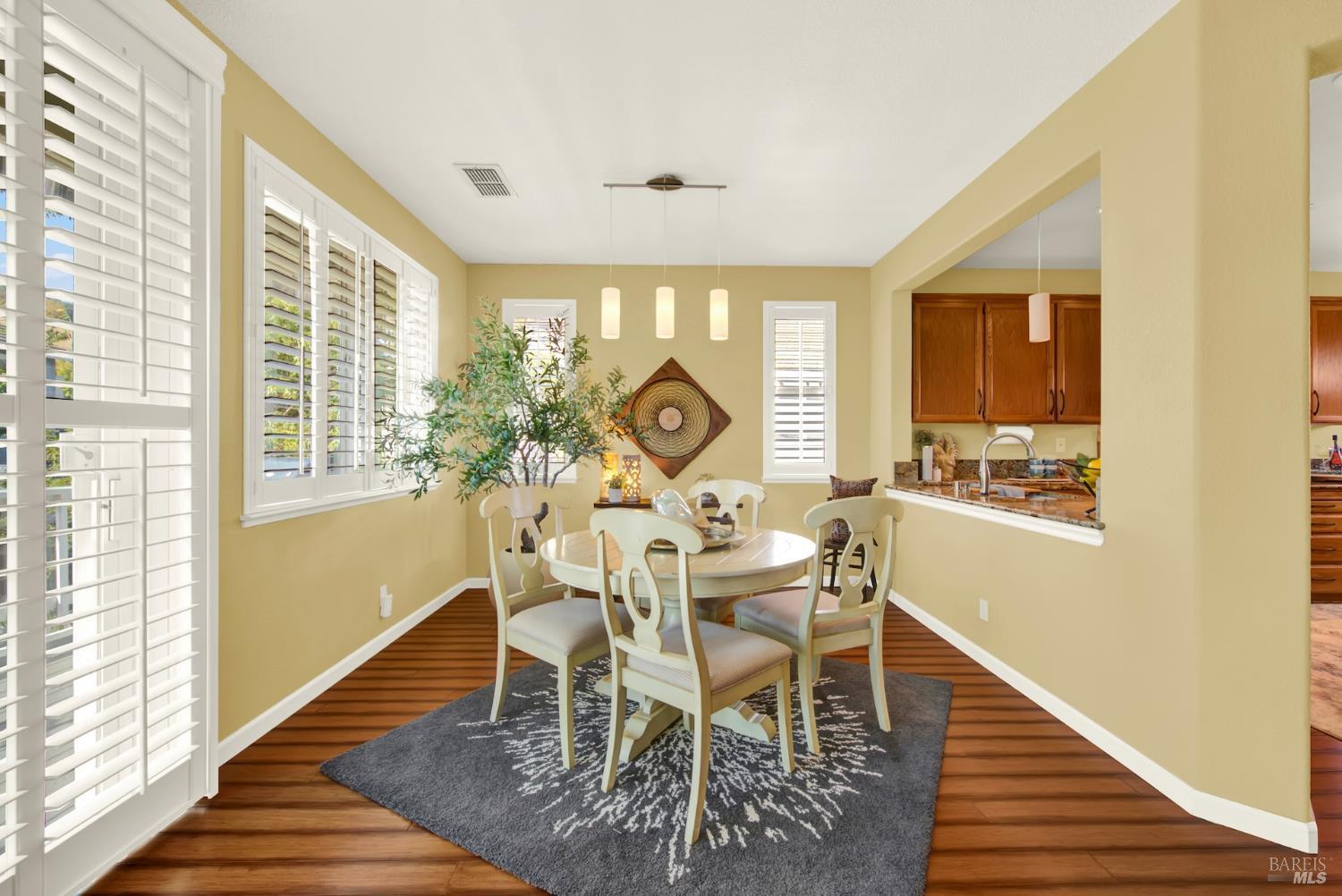 1084 Creekside Drive Vacaville CA 95687
