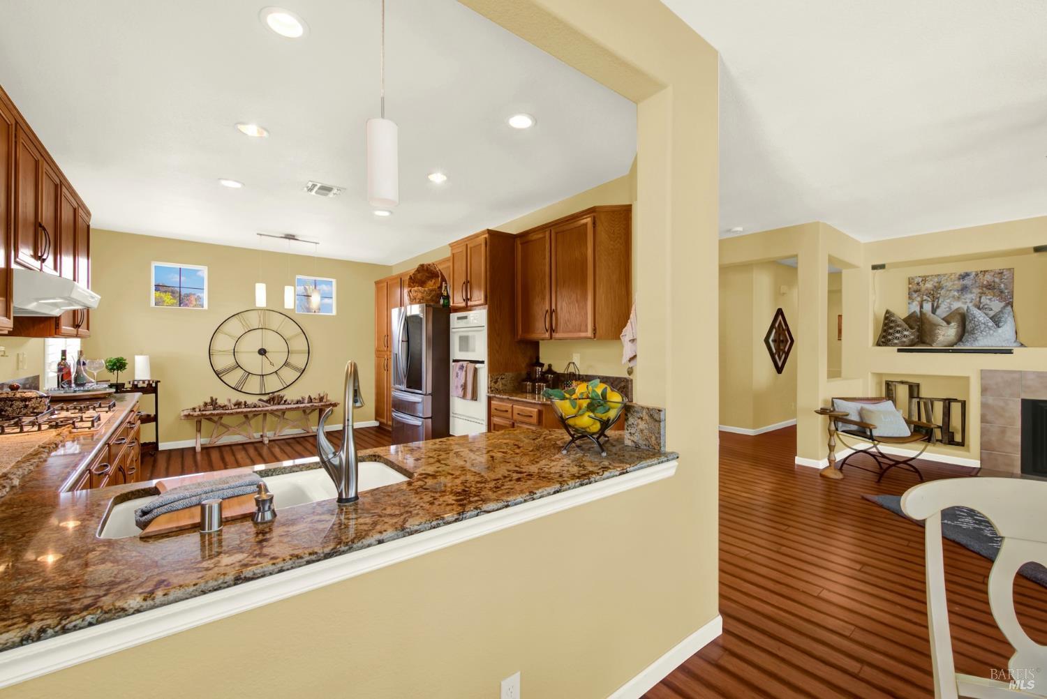 1084 Creekside Drive Vacaville CA 95687