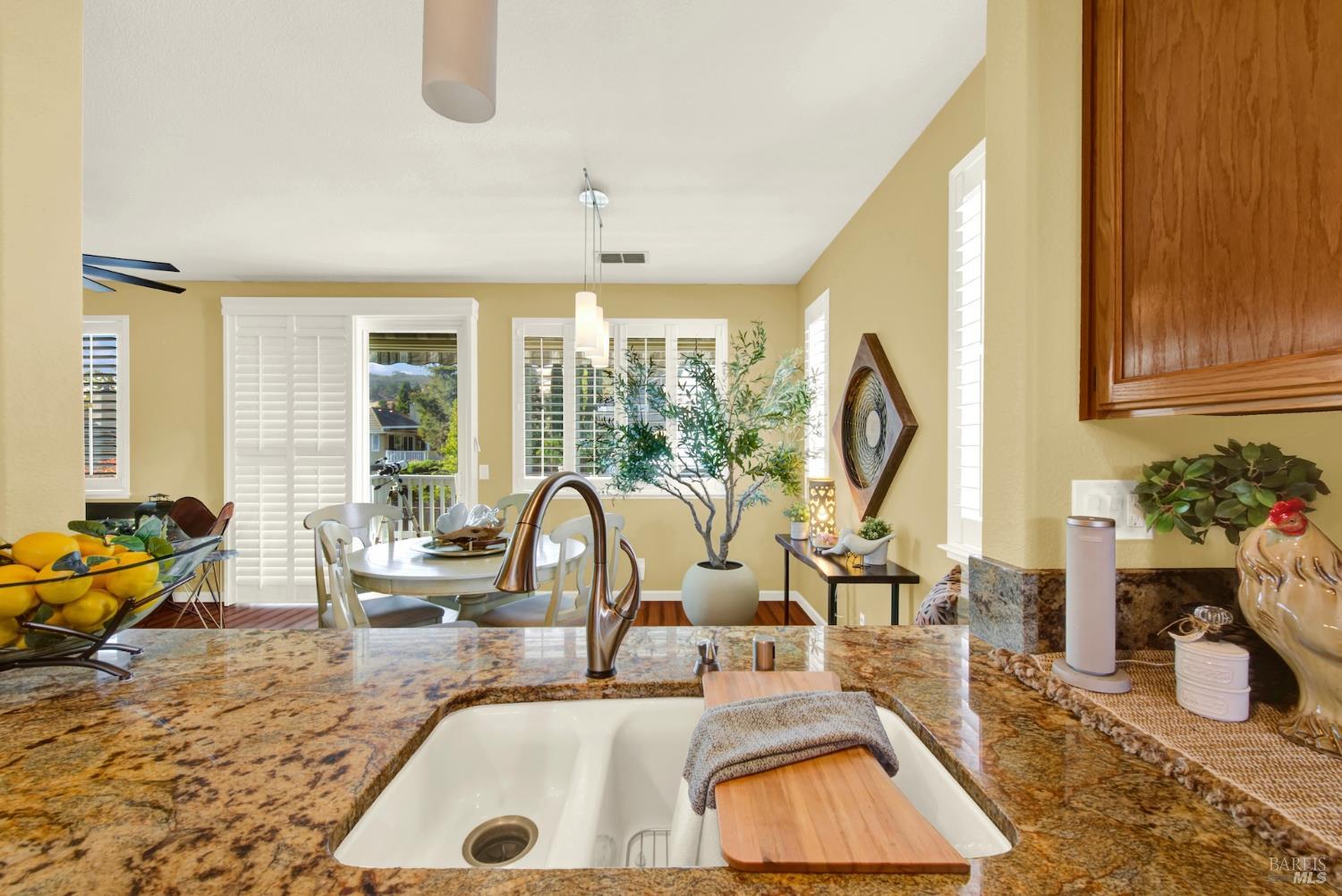 1084 Creekside Drive Vacaville CA 95687