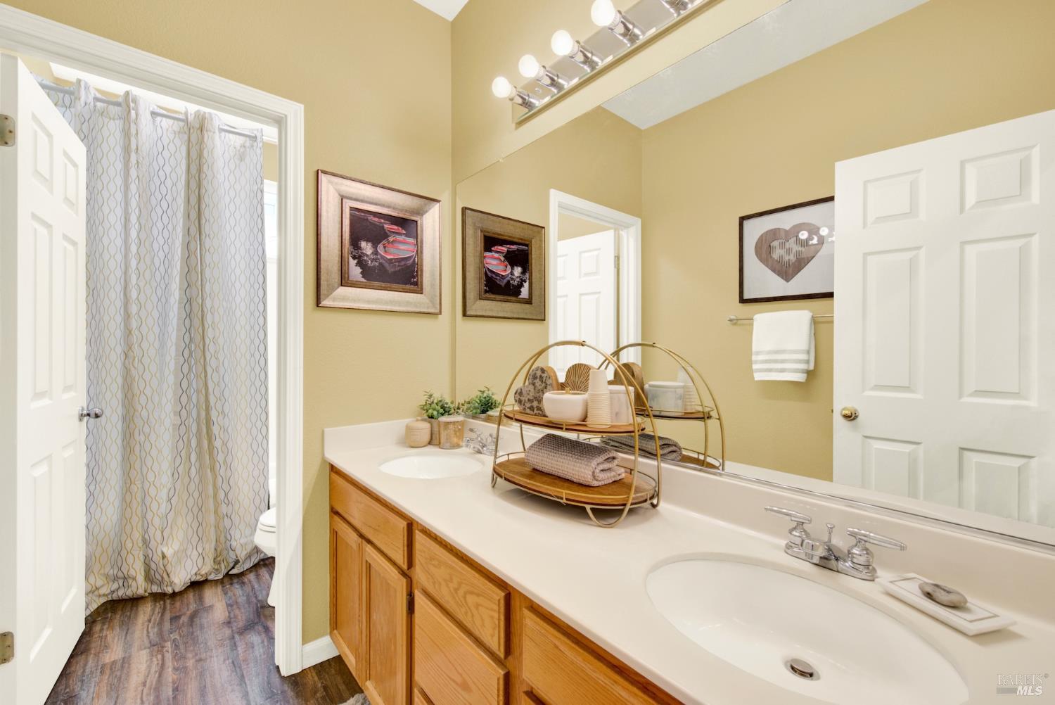 1084 Creekside Drive Vacaville CA 95687