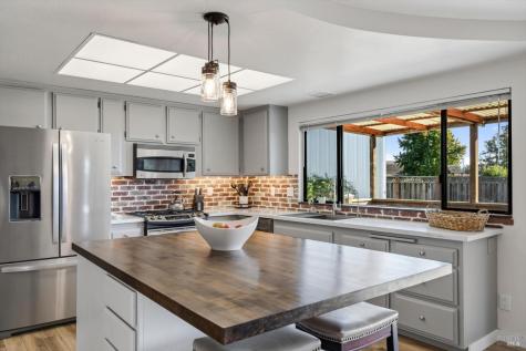 2294 Chester Drive Penngrove CA 94951