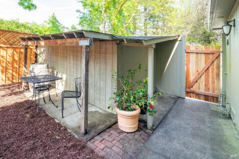 2300 Avenida De Las Brisas Street Santa Rosa CA 95405