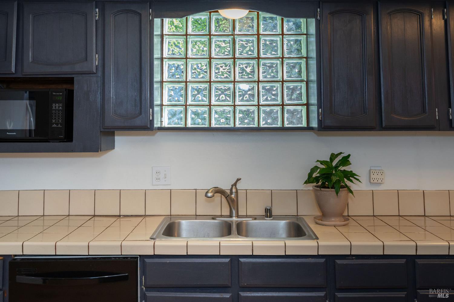 2300 Avenida De Las Brisas Street Santa Rosa CA 95405