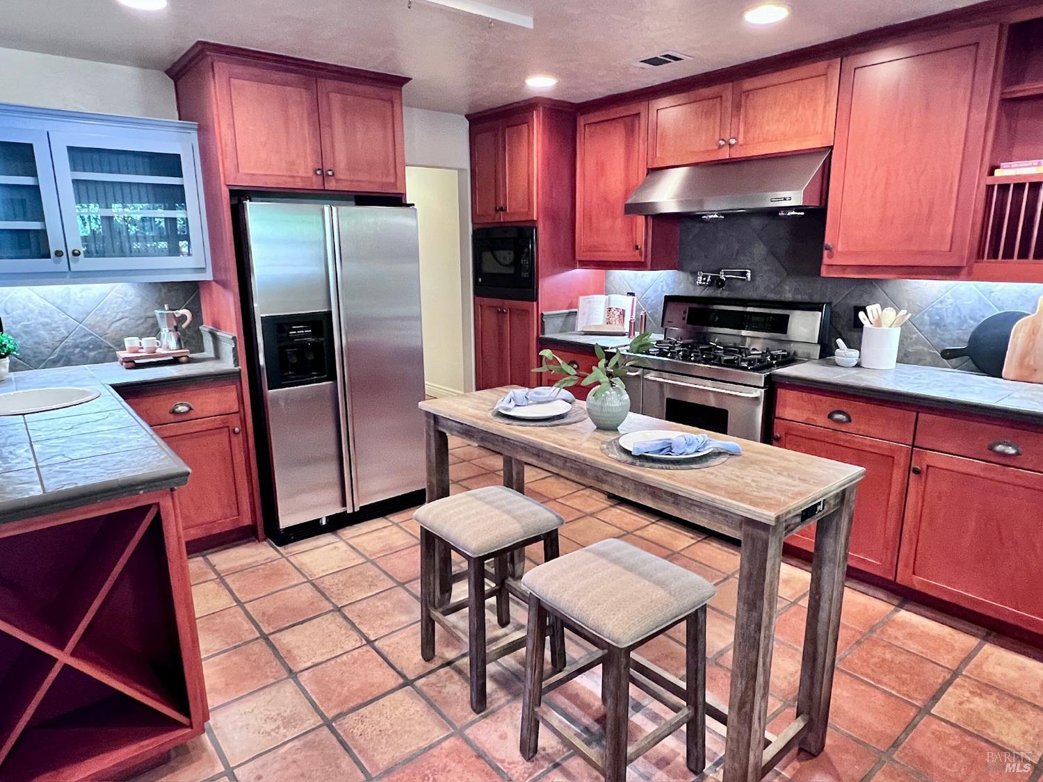 751 Almond Street Vacaville CA 95688