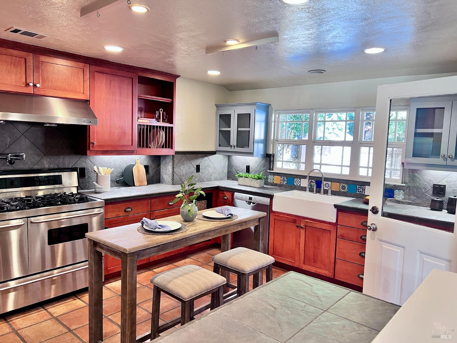 751 Almond Street Vacaville CA 95688