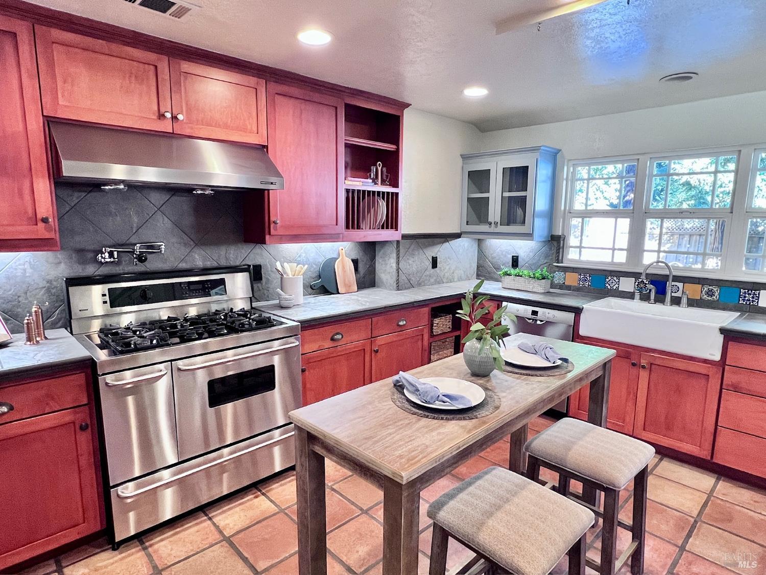 751 Almond Street Vacaville CA 95688