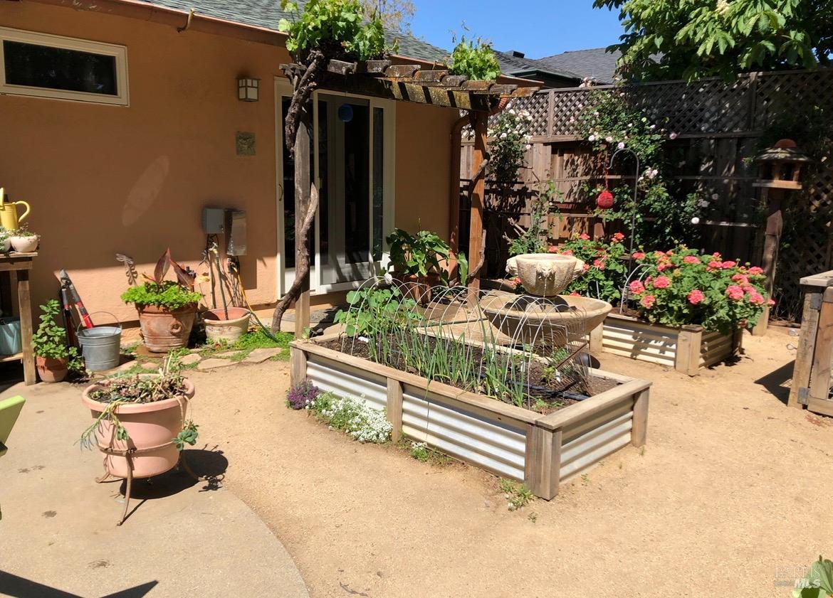 751 Almond Street Vacaville CA 95688