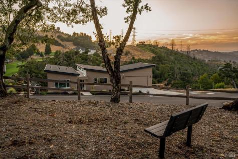 3729 Deauville Place Santa Rosa CA 95403