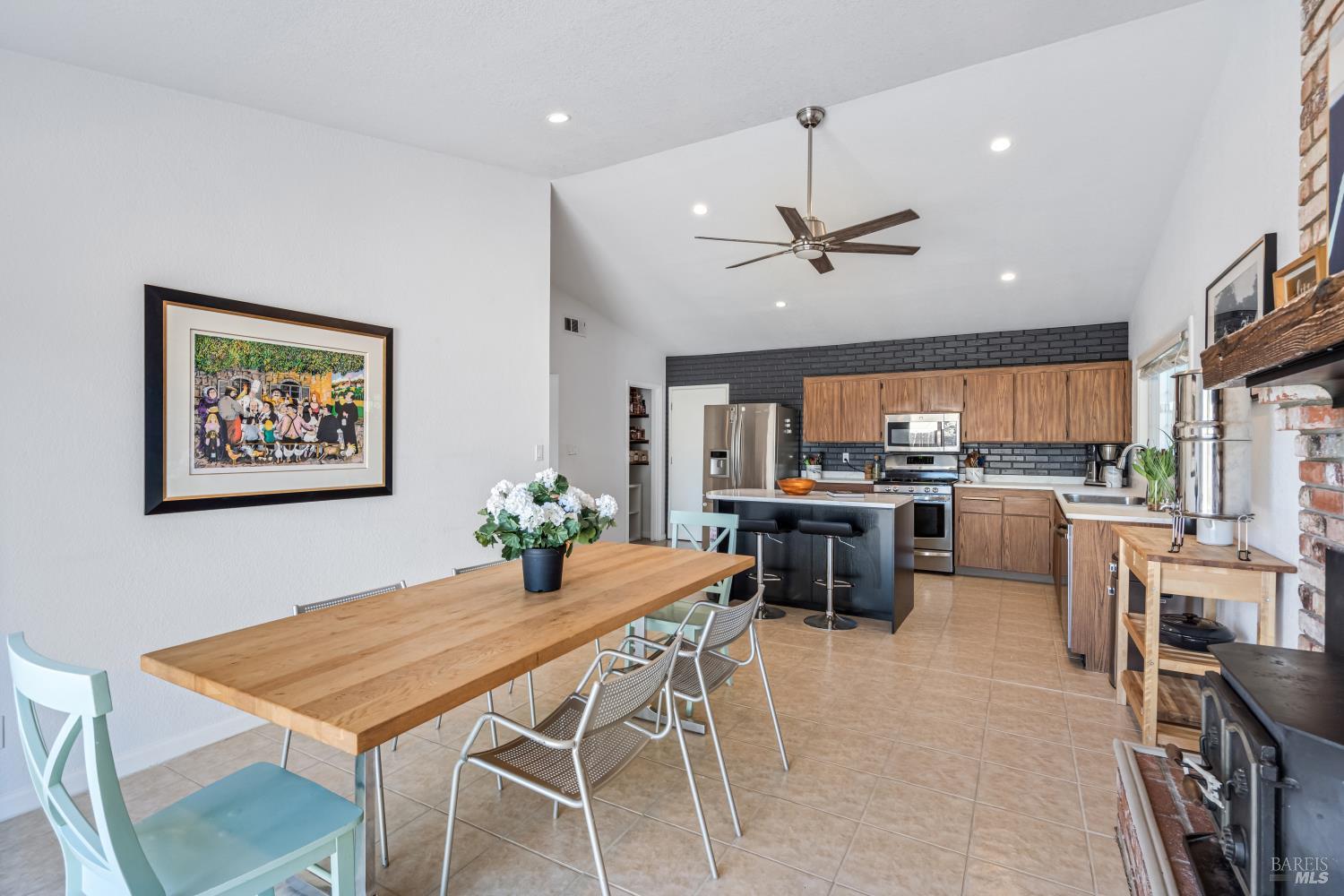 3886 Klamath Way Napa CA 94558