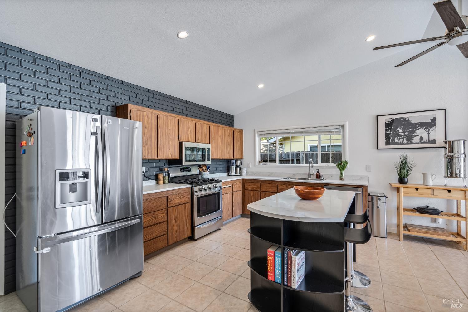 3886 Klamath Way Napa CA 94558