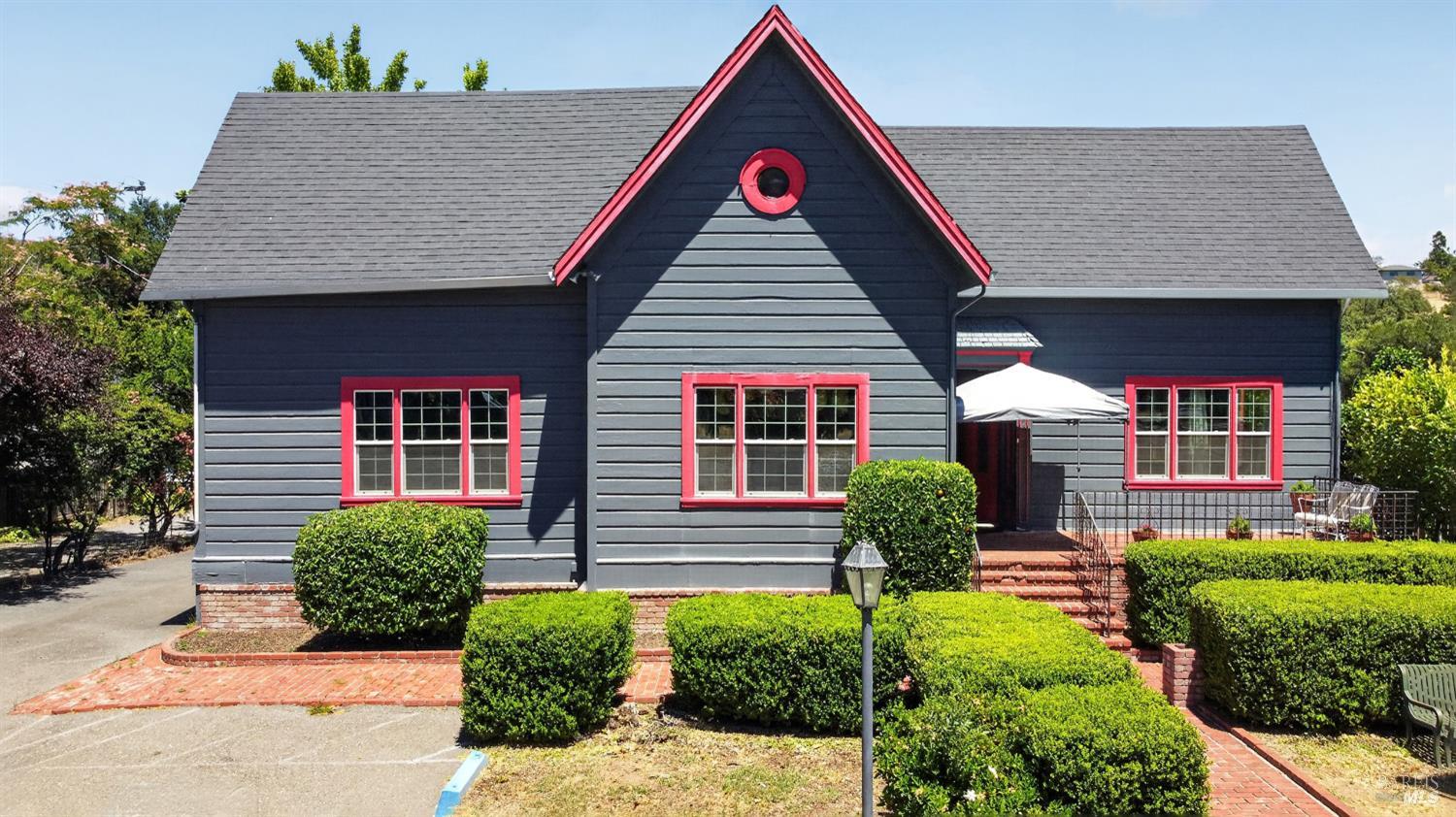 530 N Cloverdale Boulevard Cloverdale CA 95425
