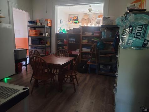 530 N Cloverdale Boulevard Cloverdale CA 95425