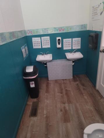 530 N Cloverdale Boulevard Cloverdale CA 95425