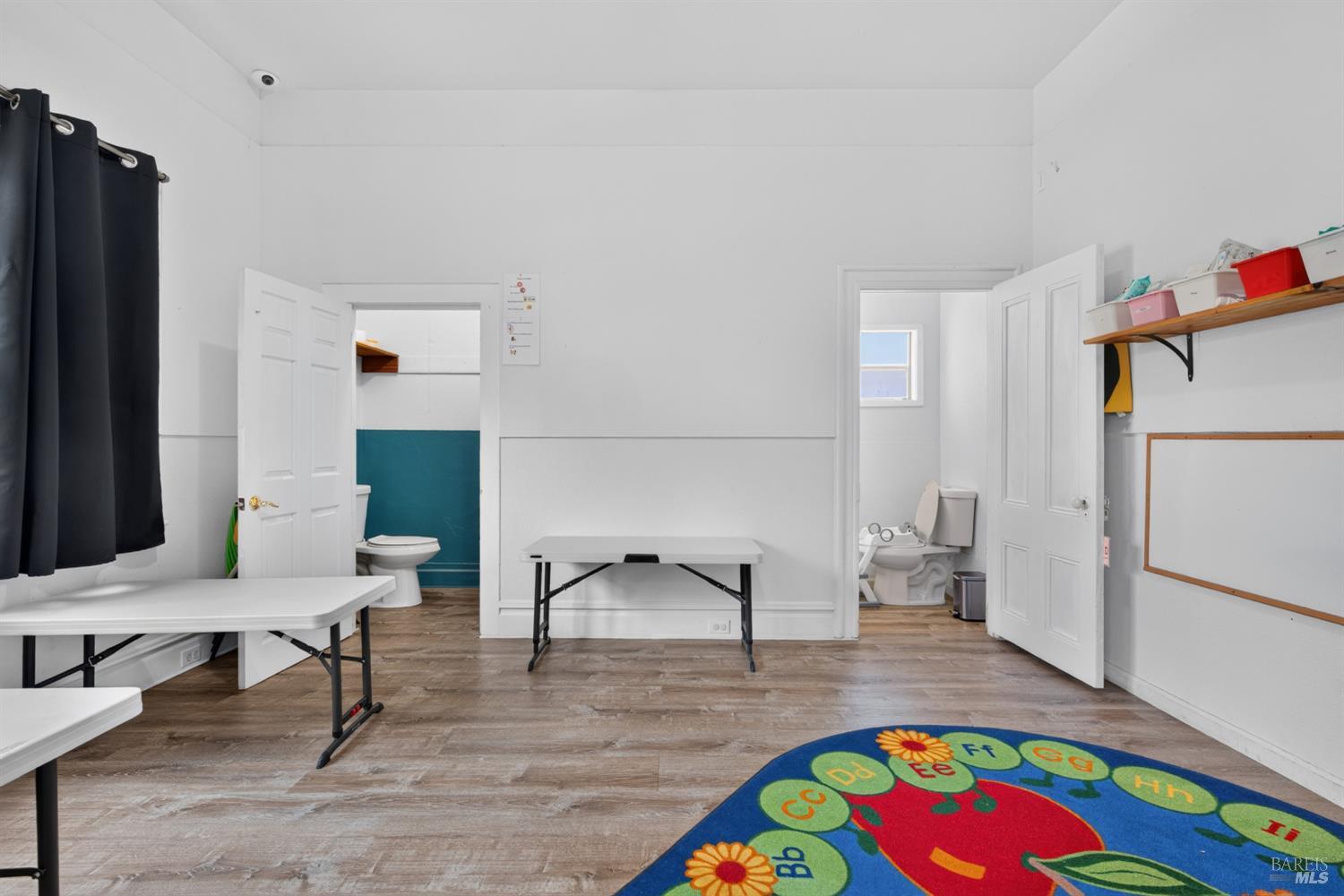 530 N Cloverdale Boulevard Cloverdale CA 95425