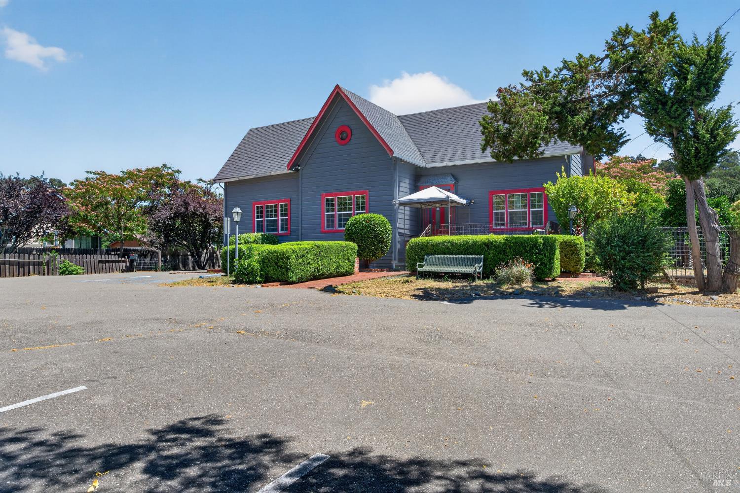 530 N Cloverdale Boulevard Cloverdale CA 95425