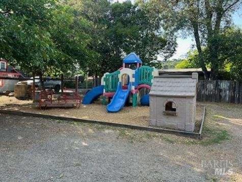 530 N Cloverdale Boulevard Cloverdale CA 95425