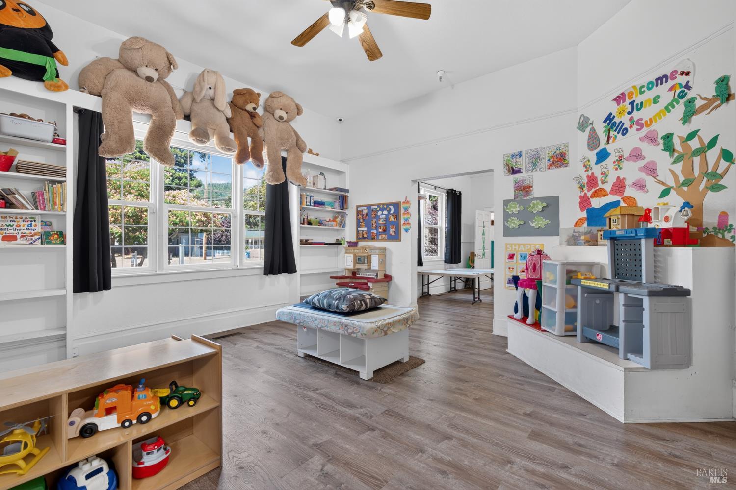 530 N Cloverdale Boulevard Cloverdale CA 95425