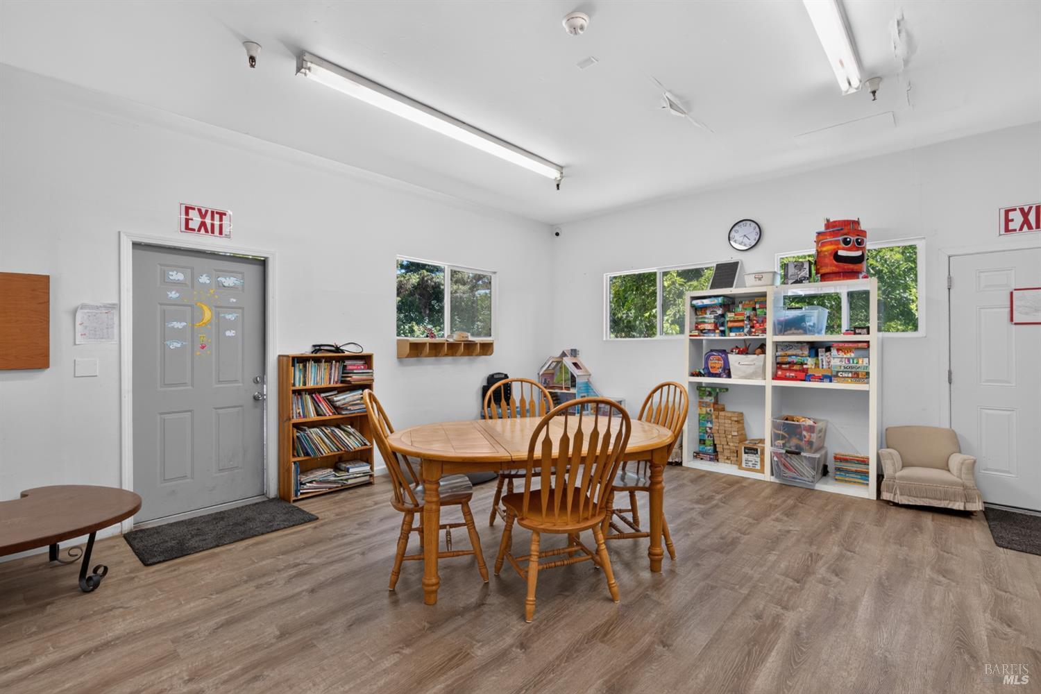 530 N Cloverdale Boulevard Cloverdale CA 95425