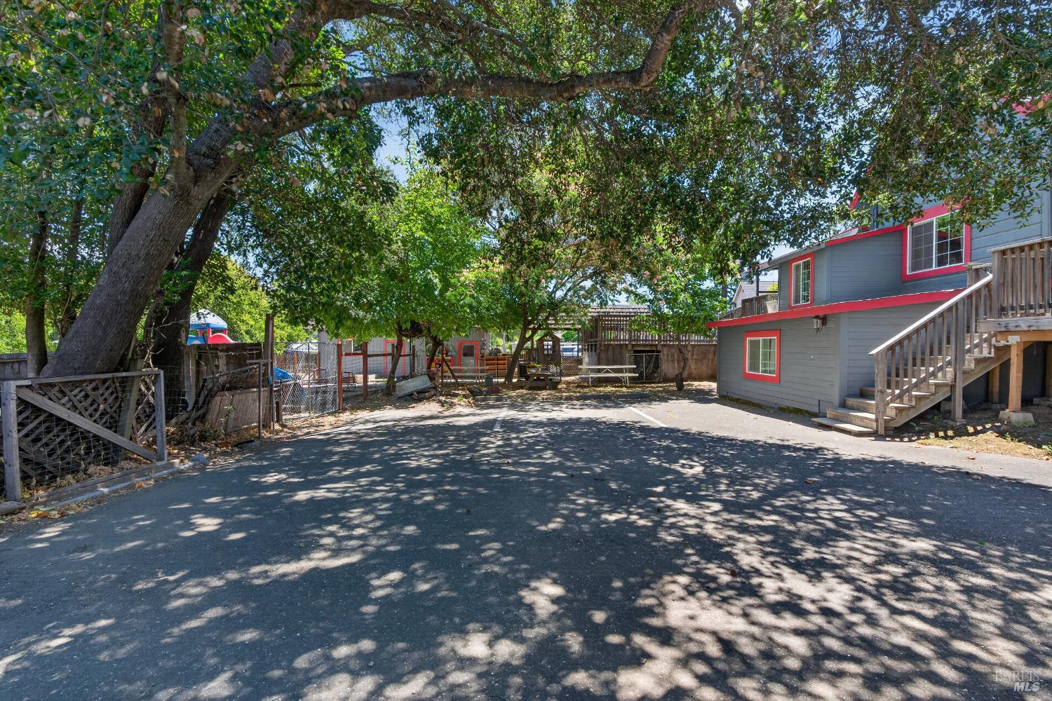 530 N Cloverdale Boulevard Cloverdale CA 95425