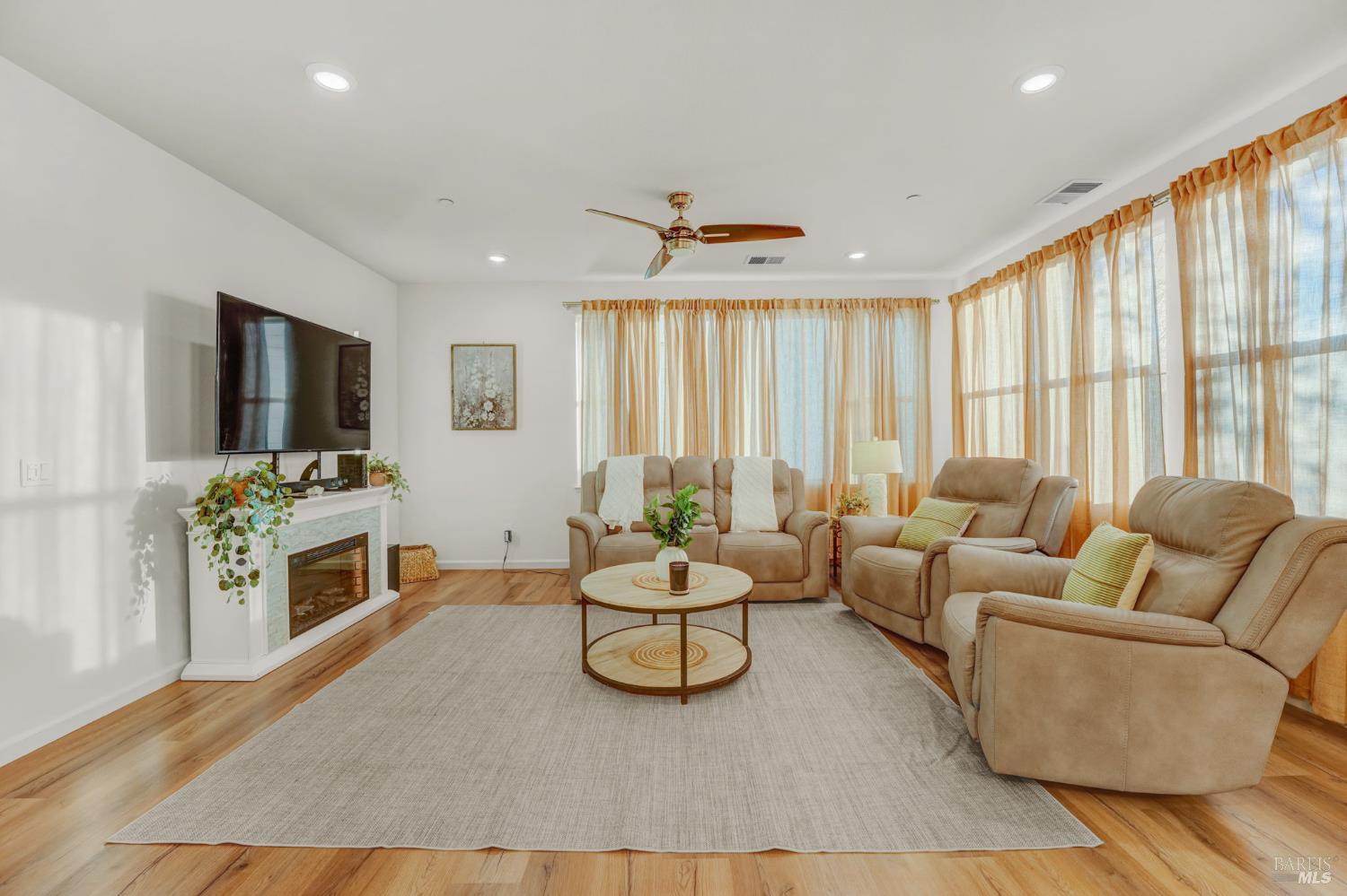 7678 Wildrose Way Rohnert Park CA 94928