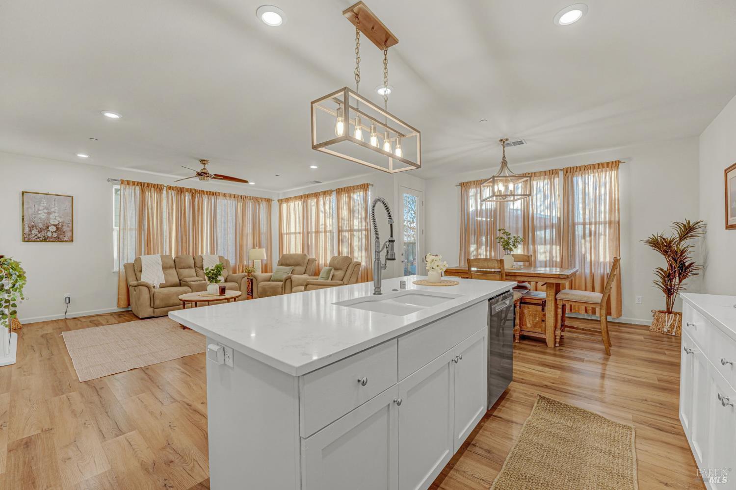 7678 Wildrose Way Rohnert Park CA 94928