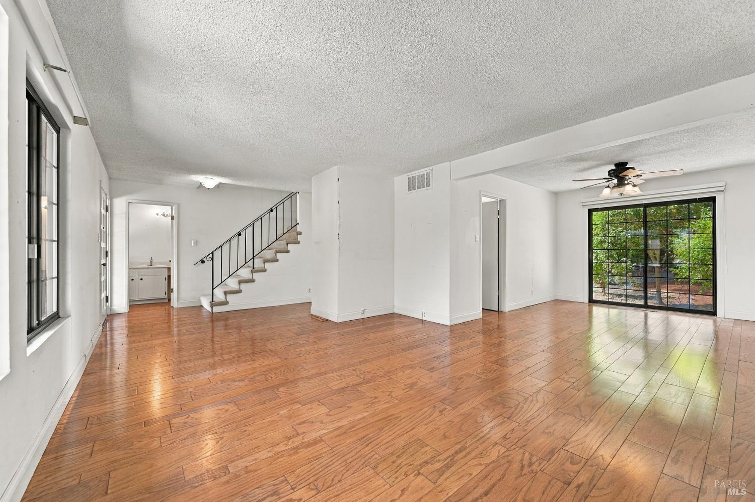 1552 Parkwood Court Napa CA 94558