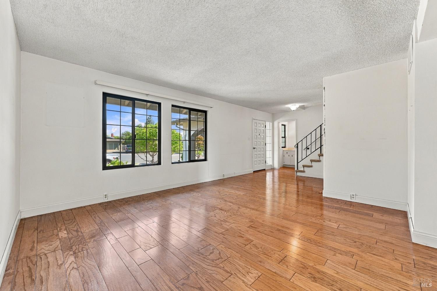 1552 Parkwood Court Napa CA 94558