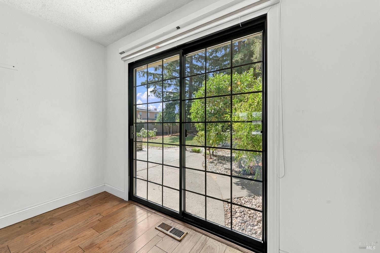 1552 Parkwood Court Napa CA 94558