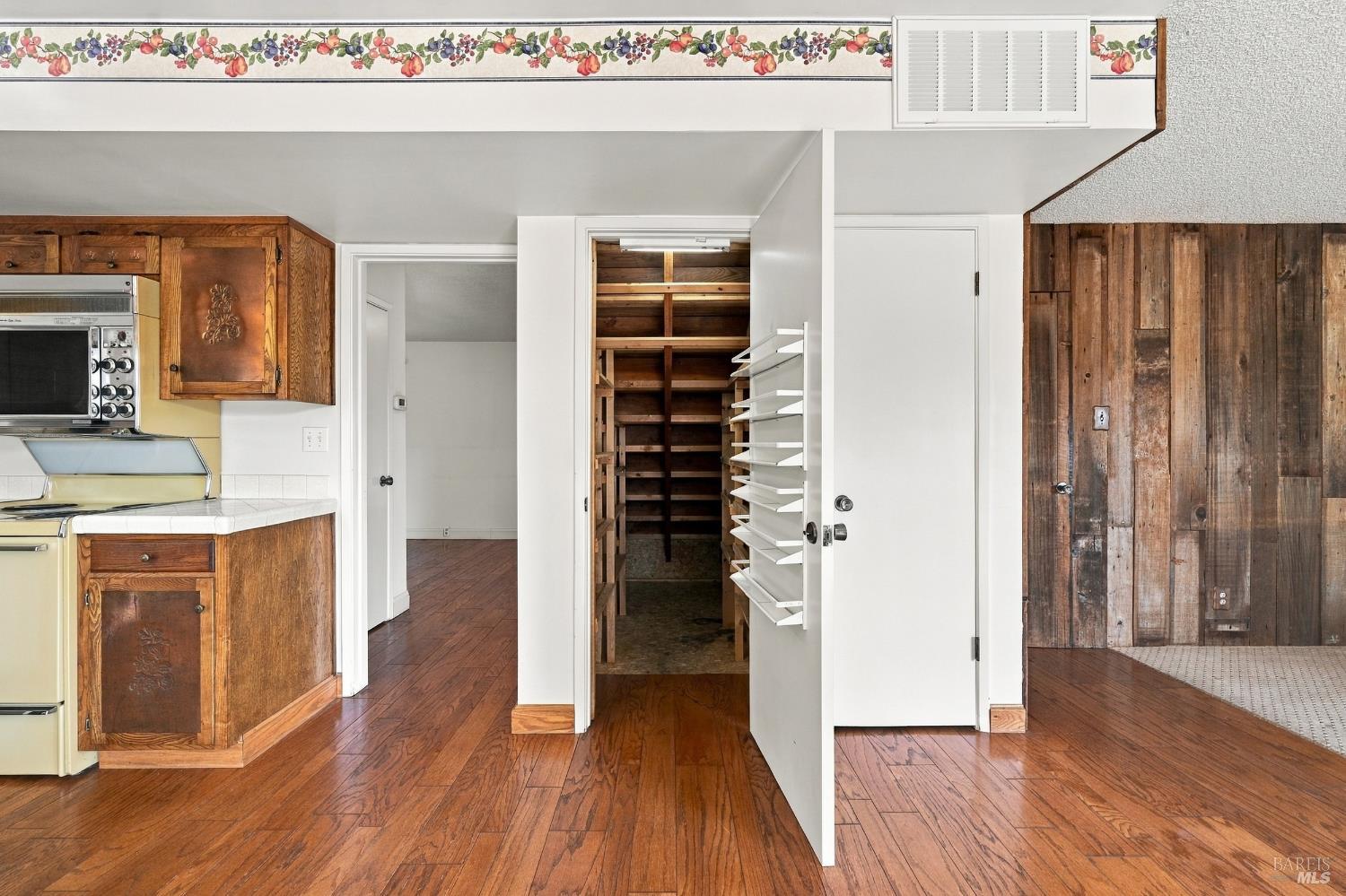 1552 Parkwood Court Napa CA 94558