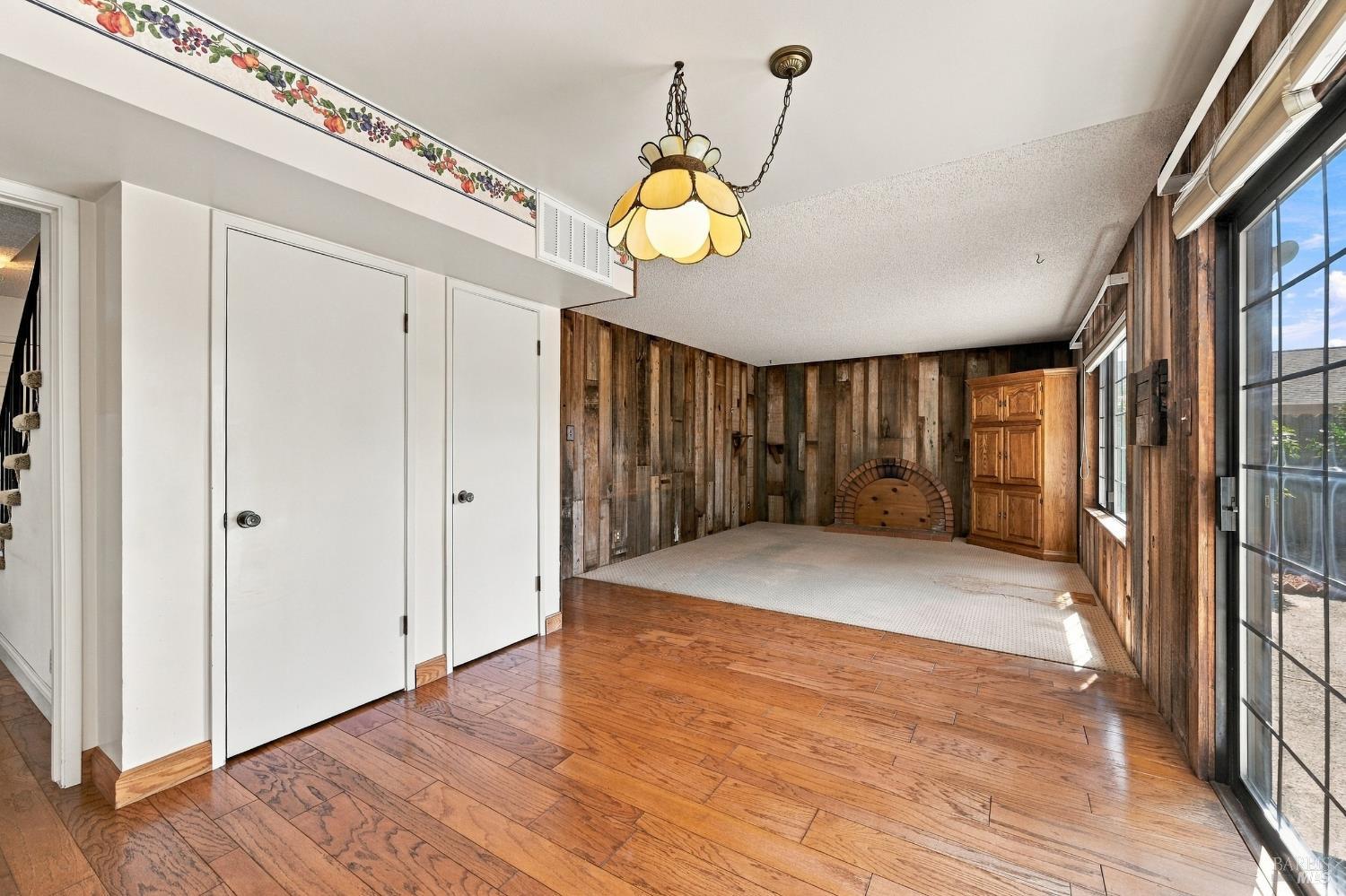 1552 Parkwood Court Napa CA 94558