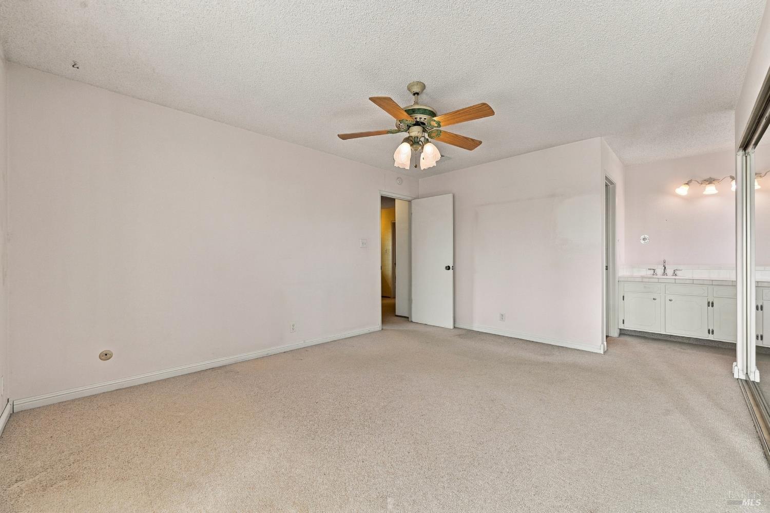 1552 Parkwood Court Napa CA 94558