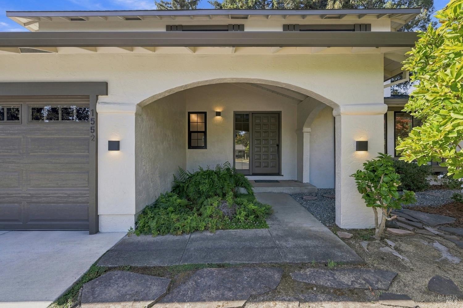 1552 Parkwood Court Napa CA 94558