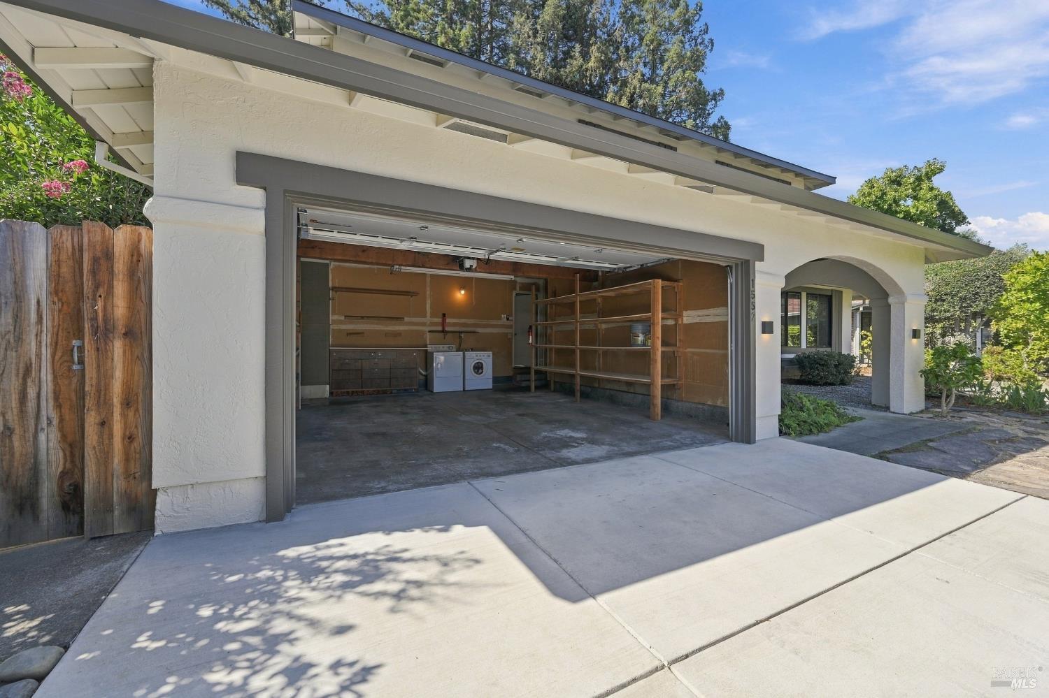 1552 Parkwood Court Napa CA 94558