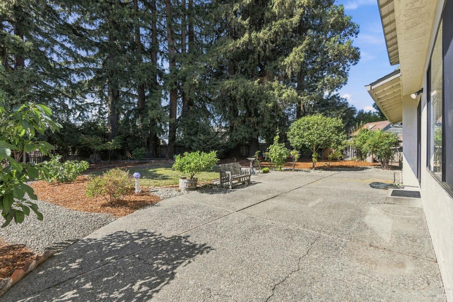 1552 Parkwood Court Napa CA 94558