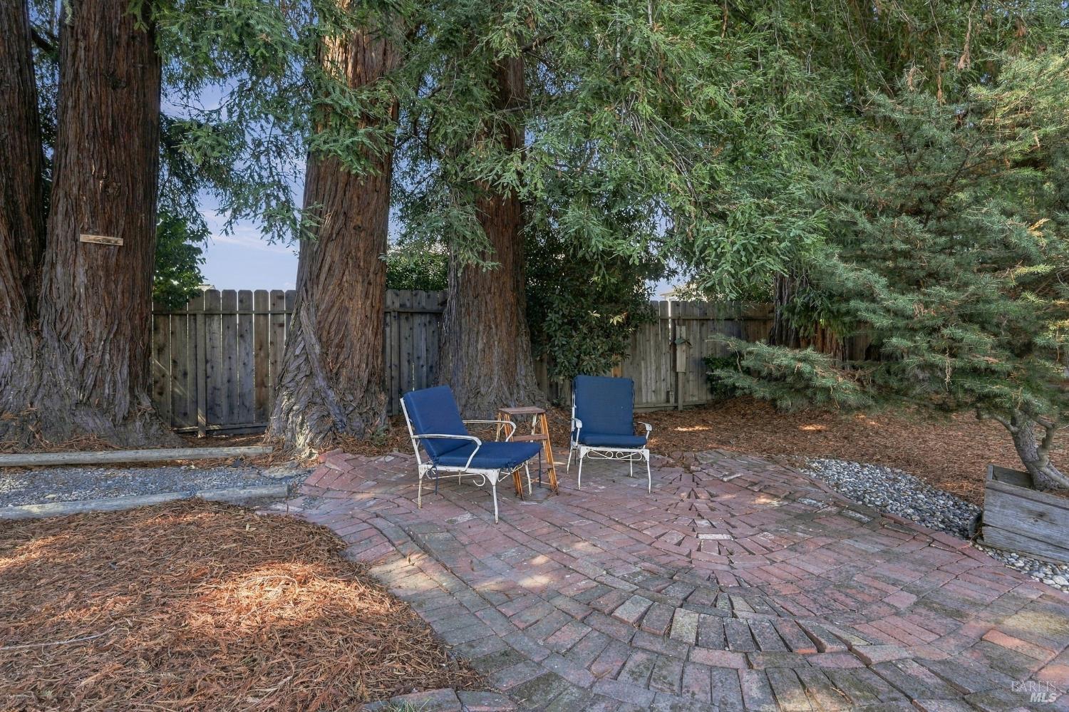 1552 Parkwood Court Napa CA 94558