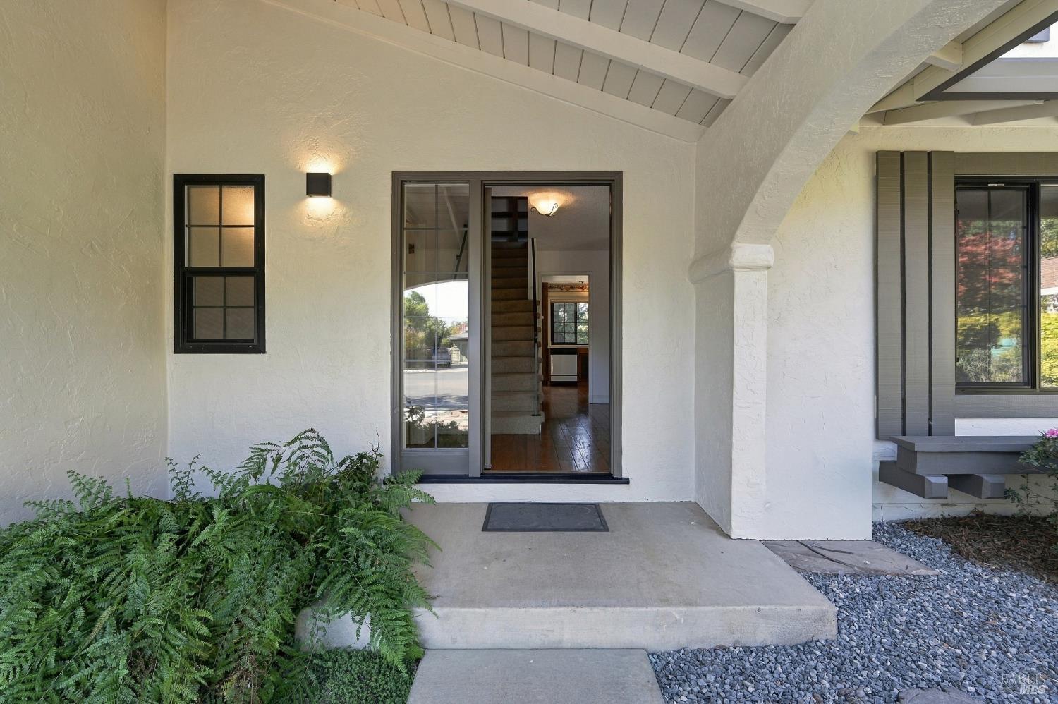 1552 Parkwood Court Napa CA 94558