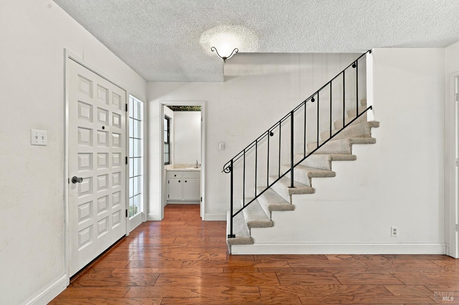 1552 Parkwood Court Napa CA 94558